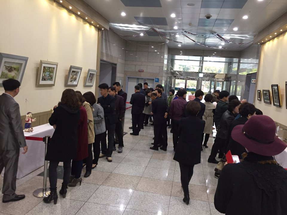 전시관람1.jpeg